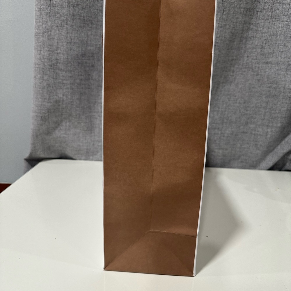 Empty Hugo Boss shopping bag. - Picture 3 of 6